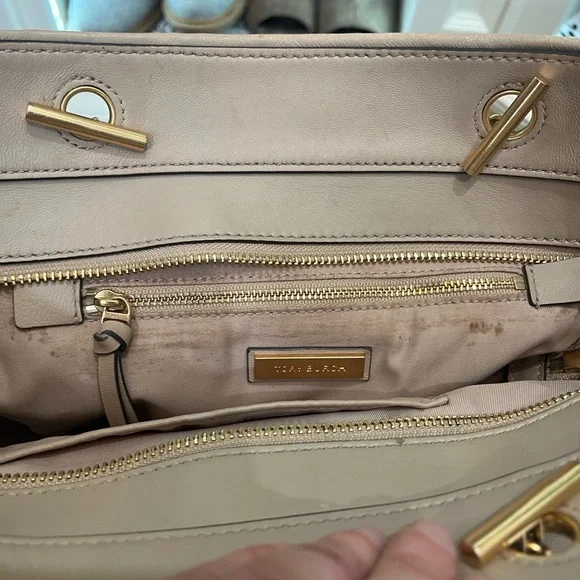 Tory Burch Nude Quilted Tote - Picture 14 of 15